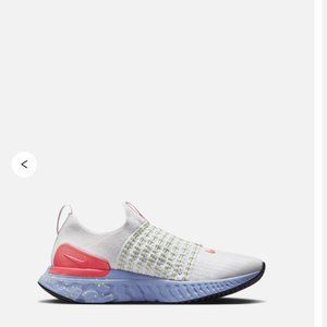 Nike Women's React Phantom Run Flyknit 2 SIZE 6